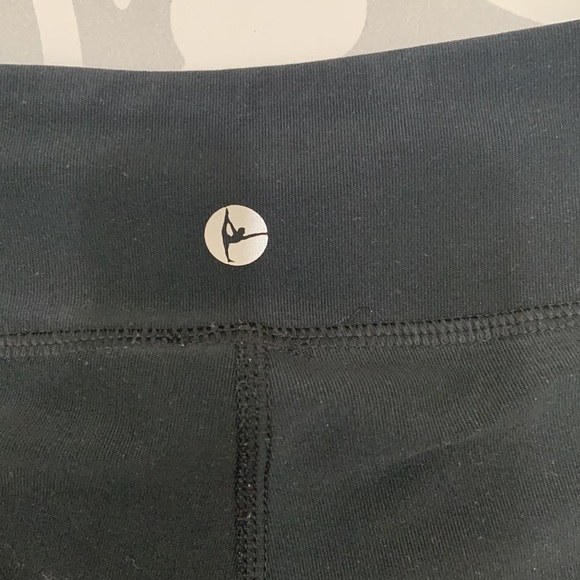 Sport Capris - 90 Degrees - Picture 3 of 8